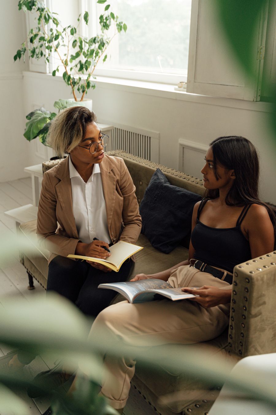 A coach and a student in a 1-on-1 interview practice session